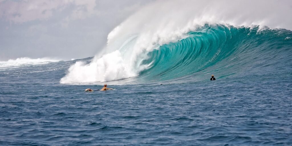 big waves, surfers, indonesia-2193828.jpg