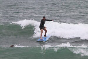 Beginner Surfer Tips: What to Prepare and Avoid Before Surfing?