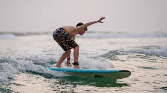 Surfing: Tips and Exercises How to Improve Your Balance