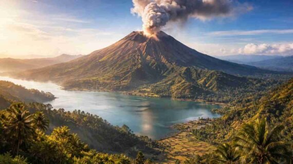 How likely is Mount Batur to erupt?